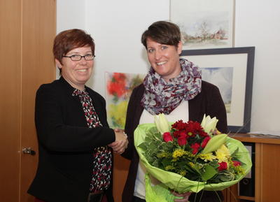 Amtsdirektorin Lehmann begrüßt Frau Dieckert