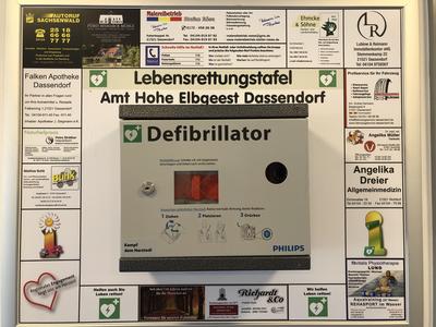 Bild vergr&ouml;&szlig;ern: Defibrillator Nebengeb&auml;ude Amt Hohe Elbgeest